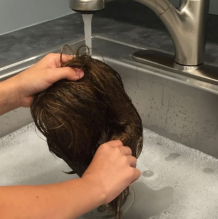 How to wash hair extensions