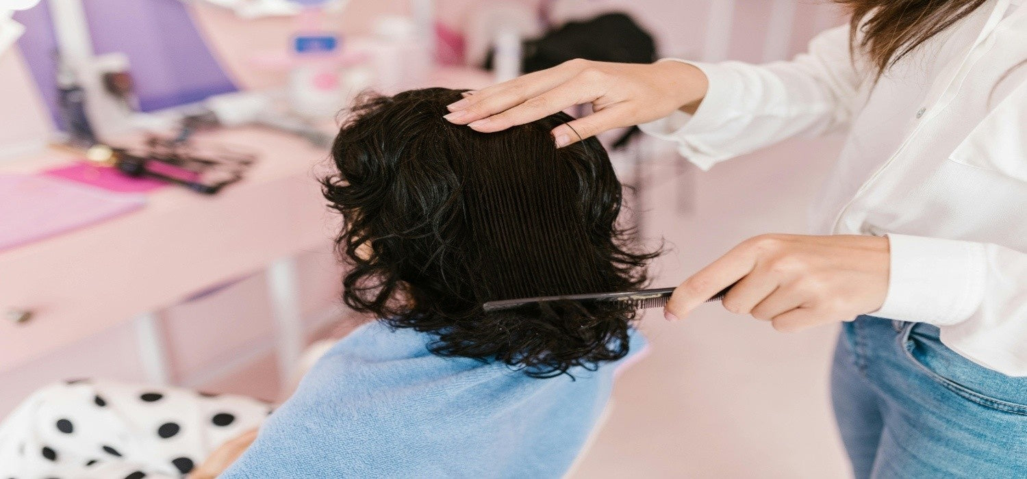 What are the 14 Best Curly Hair Salon Near Me? Find Out Now!